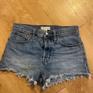 Madewell medium wash denim shorts size 26
